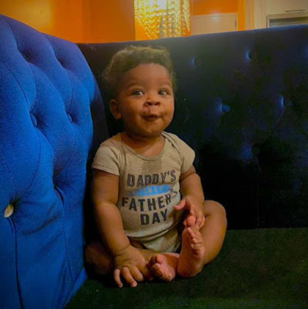 Meet your Posher, Adrii kenzo .